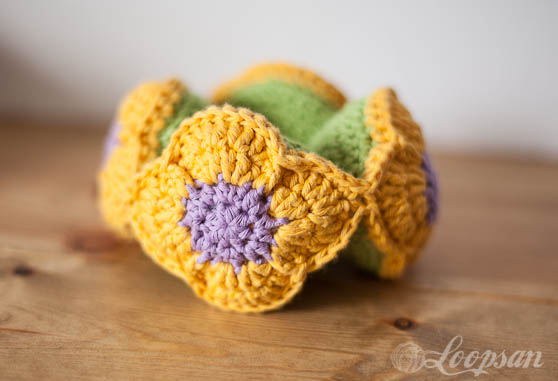 Crochet Flower Ball (Amish Puzzle Ball)